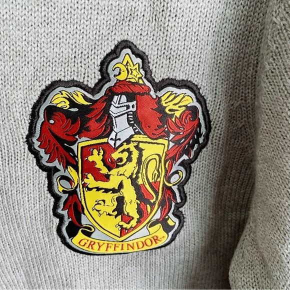 Wizarding World of Harry Potter Gryffindor Cardigan Sz Small - Picture 5 of 5
